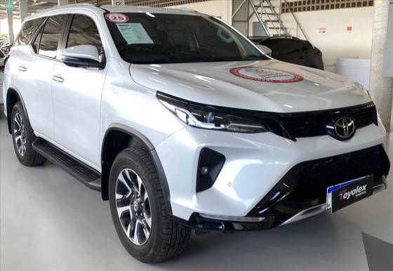 TOYOTA HILUX SW4 2.8 D-4D TURBO DIESEL SRX PLATINUM 4X4 AUTOMÁTICO